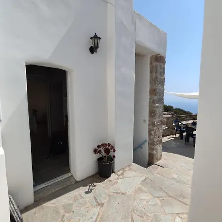 Traditional House, Amazing View! מלון Nikiá