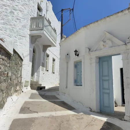 Traditional House, Amazing View! מלון